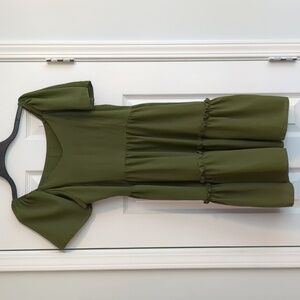 Short sleeve green dress